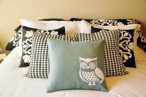 Almofadas na cama: conforto e decoração.