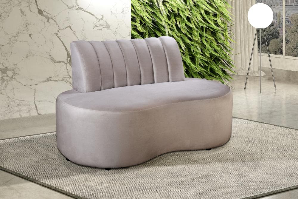 Sofá Doha Cor:Veludo Capuccino 250