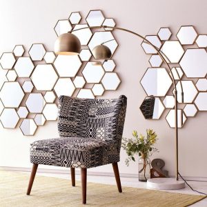 decoração com espelhos em formatos de mosaicos