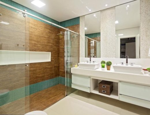 banheiro com acabamento de ceramica e pastilhas verdes