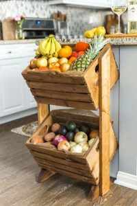 decoração com caixote feito de fruteira na cozinha