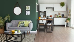 decoração tropicália com sala de estar e cozinha integradas