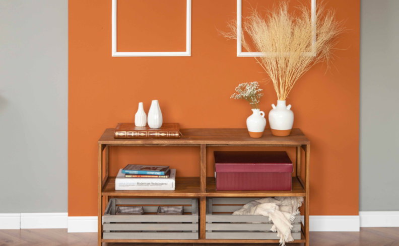 estilo boho na decoração da casa com tons terrosos e plantas secas