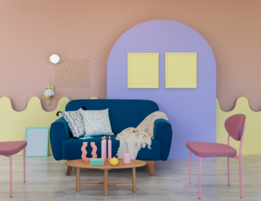 sala de estar com uma decoração aesthetic com sofá azul, cadeiras rose, parede em tons pastel de azul, rosa e amarelo, além de almofadas e mesa de centro.