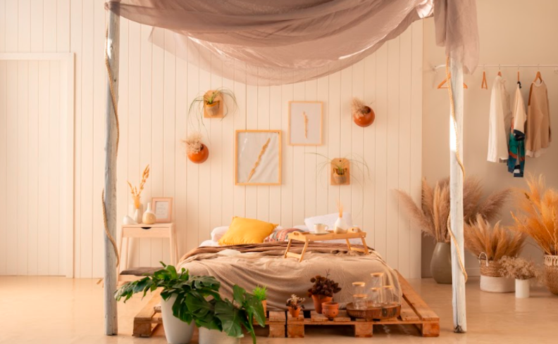 decoração de quarto de casal simples com tons neutros e uma decoração campestre e acolhedora.