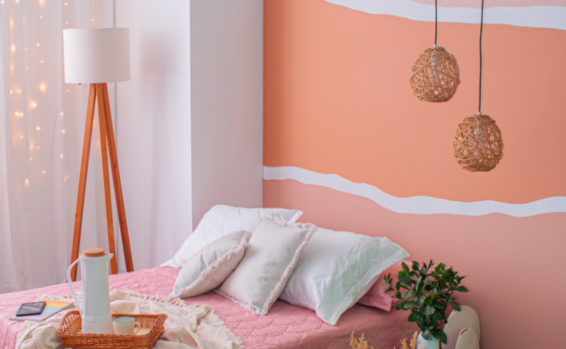 luminária para parede de quarto, além de um modelo de luminária de chão e um pendente para deixar a decoração mais aconchegante e bonita.